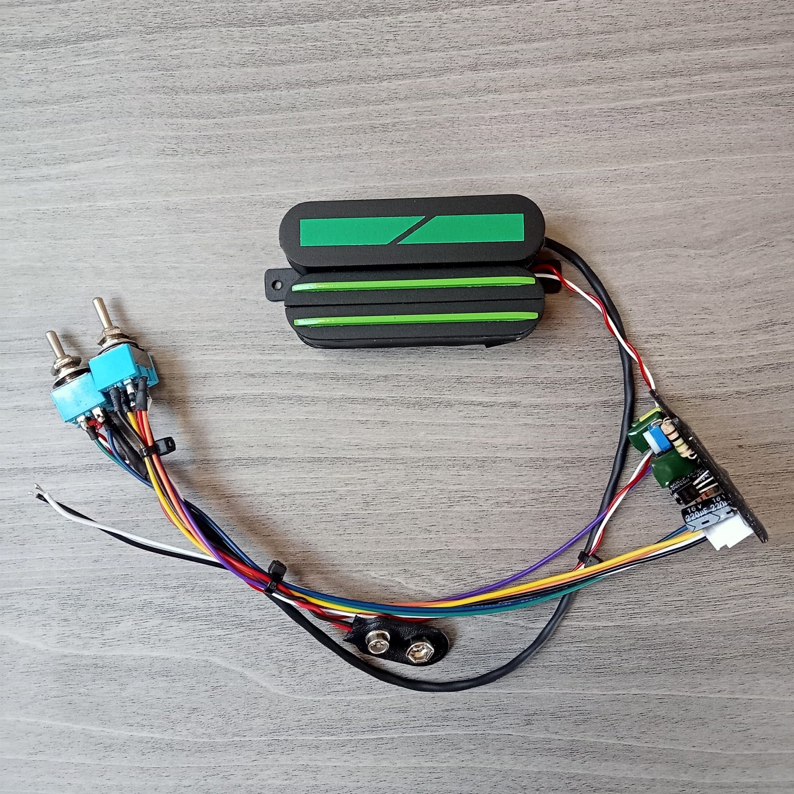 SUSTAINER MODEL SUSTAINIAC SPLIT MINIHUMBUCKER BLACK GREEN